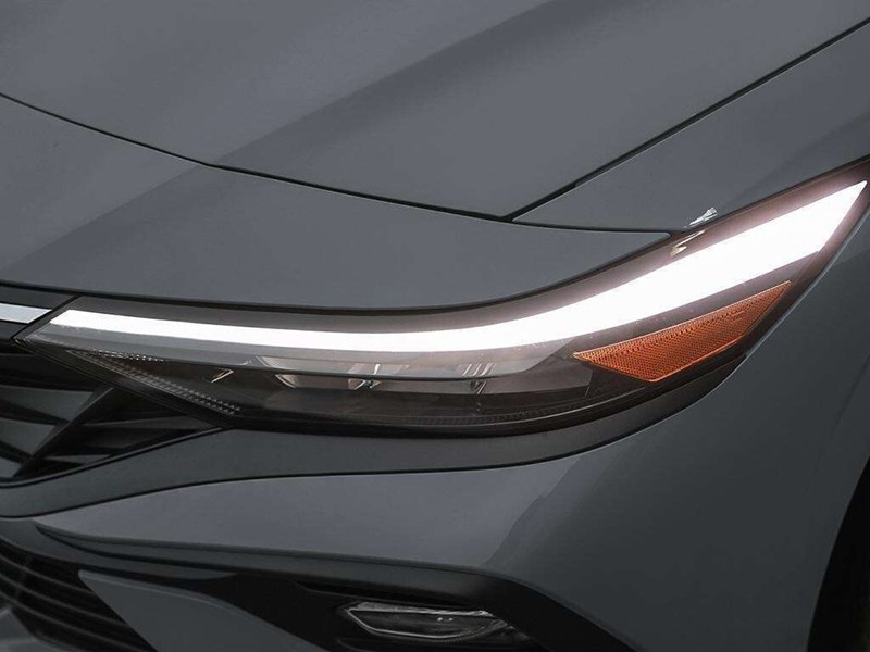 2026 Hyundai Elantra Luxury IVT