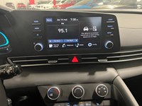 2025 Hyundai Elantra Essential IVT