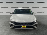 2025 Hyundai Elantra Essential IVT