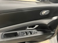 2025 Hyundai Elantra Essential IVT