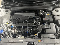 2025 Hyundai Elantra Essential IVT
