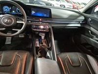 2025 Hyundai Elantra HEV Luxury DCT