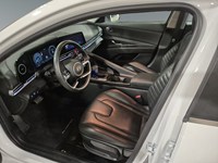2025 Hyundai Elantra HEV Luxury DCT