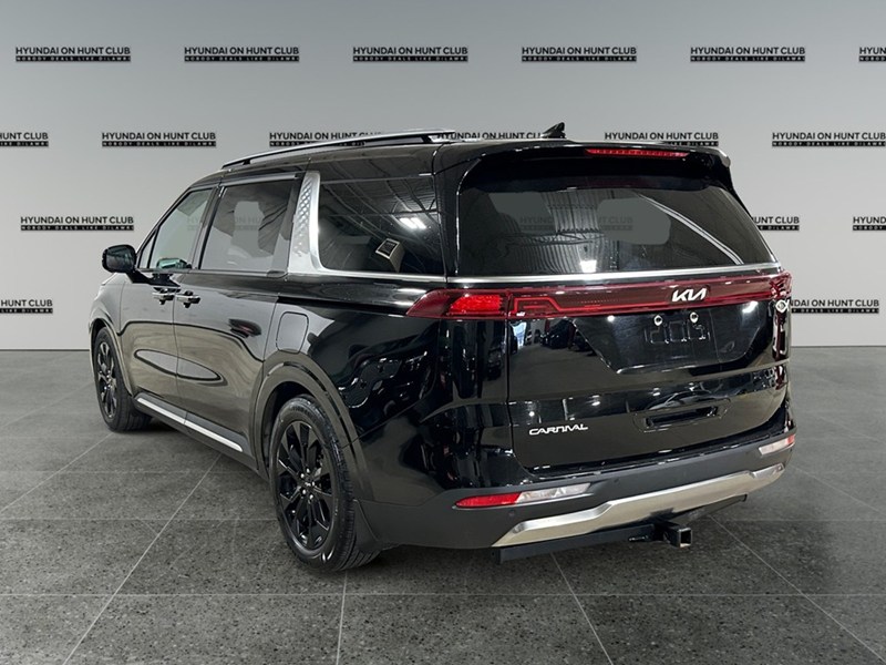 2024 Kia Carnival SX FWD