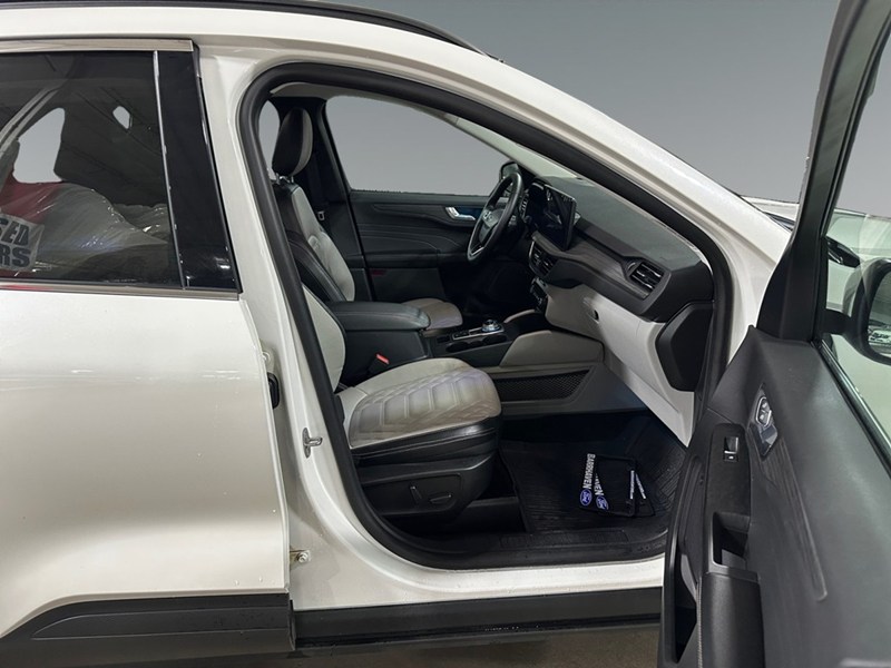 2023 Ford Escape Platinum AWD HYBRID
