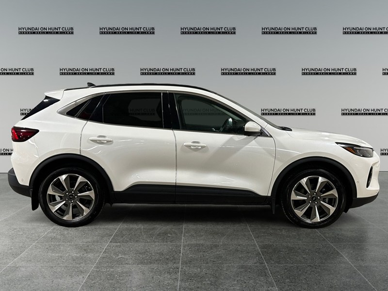 2023 Ford Escape Platinum AWD HYBRID