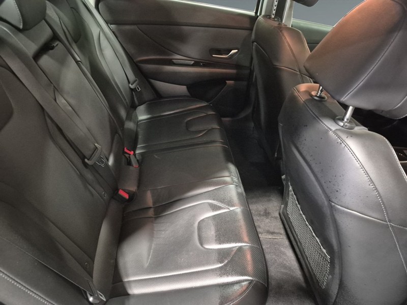 2025 Hyundai Elantra HEV Luxury DCT