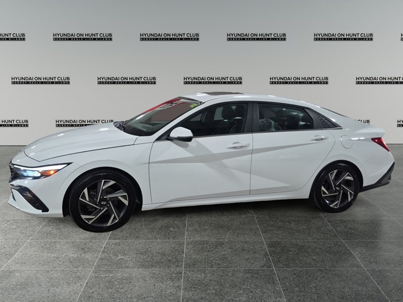 2025 Hyundai Elantra HEV Luxury DCT