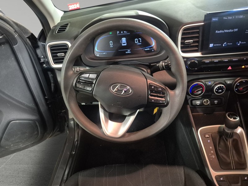 2024 Hyundai Venue Essential IVT